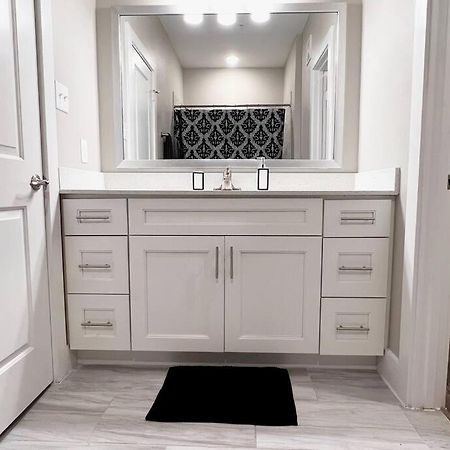 Welcome To Our Spacious 2-Bedroom 2-Bathroom Located In The City Of Houston, Texas! Εξωτερικό φωτογραφία