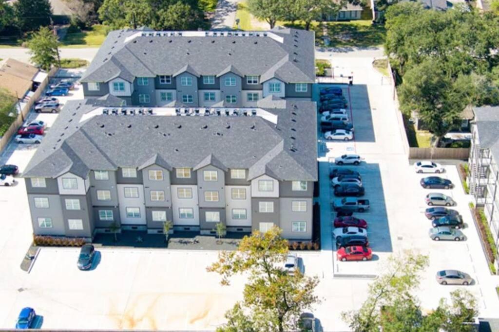Welcome To Our Spacious 2-Bedroom 2-Bathroom Located In The City Of Houston, Texas! Εξωτερικό φωτογραφία